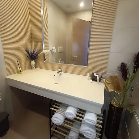 Eduard Elegance 3 Бухарест